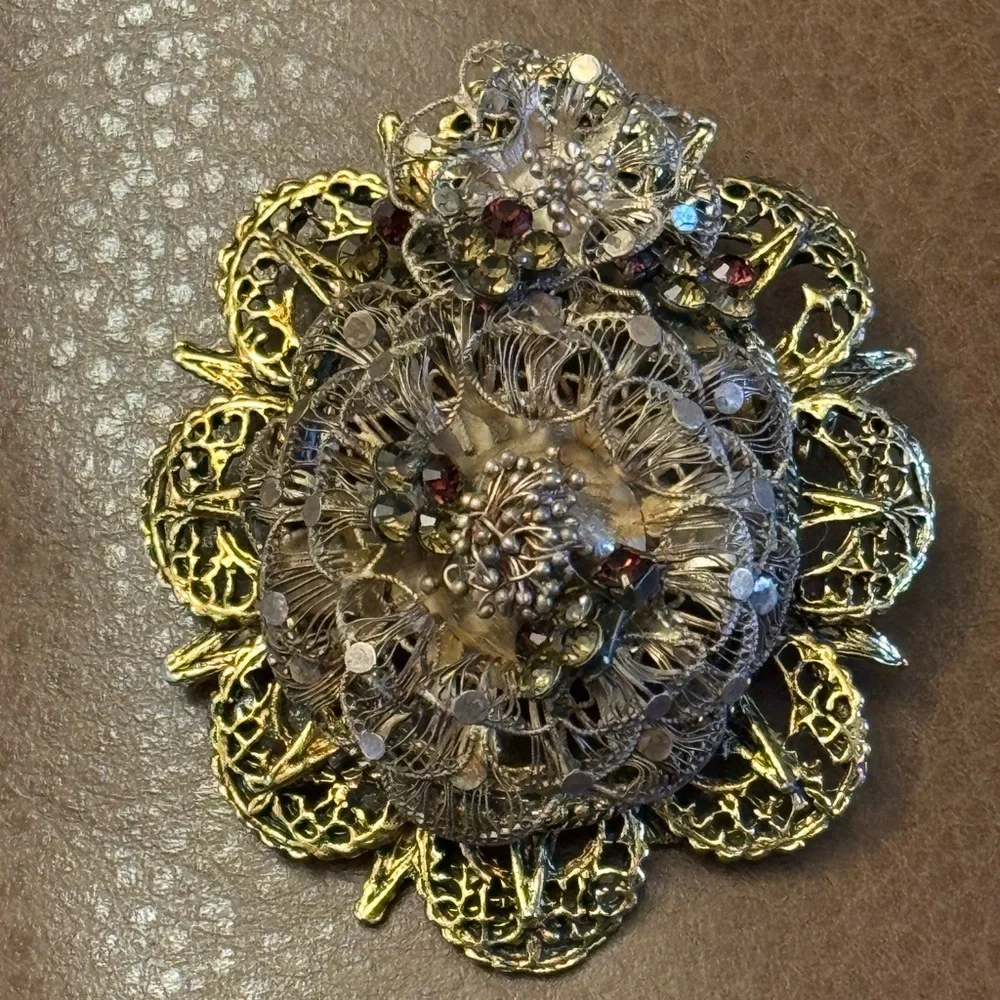 Very rare VTG estate filigree collage brooch/pendant w/rhinestones